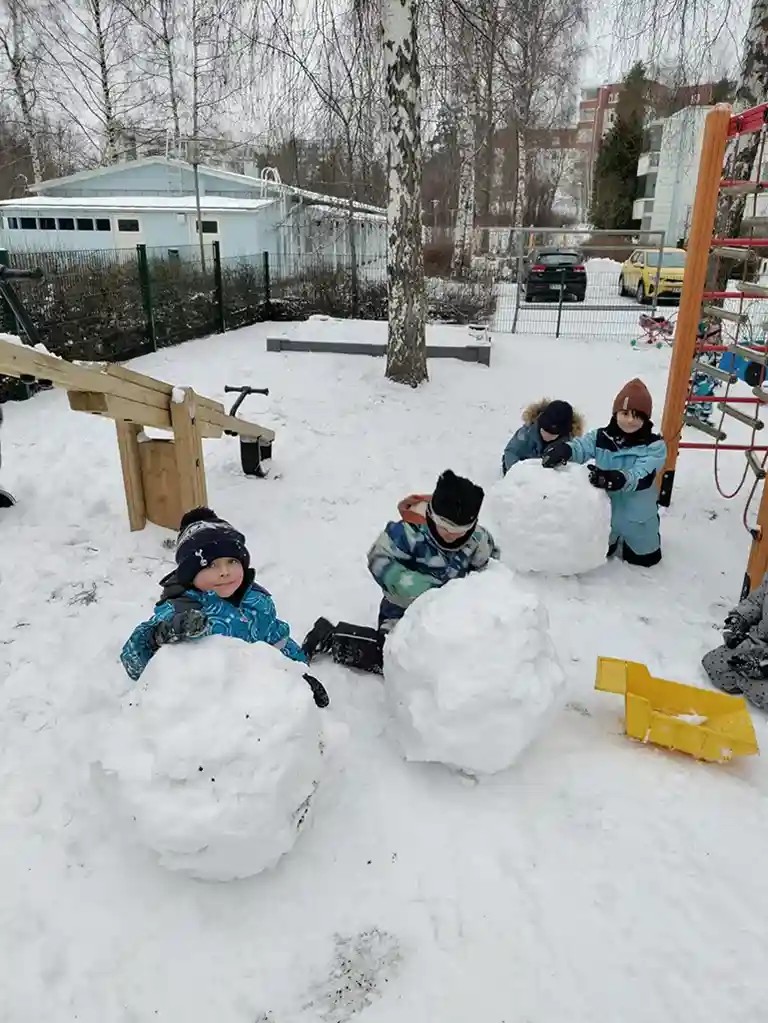 A picture of UMKA kids playing in winter 2025