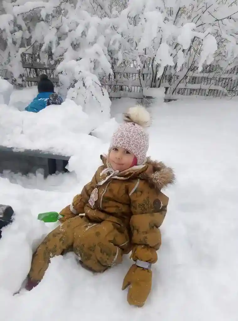 A picture of UMKA kids playing in winter 2023